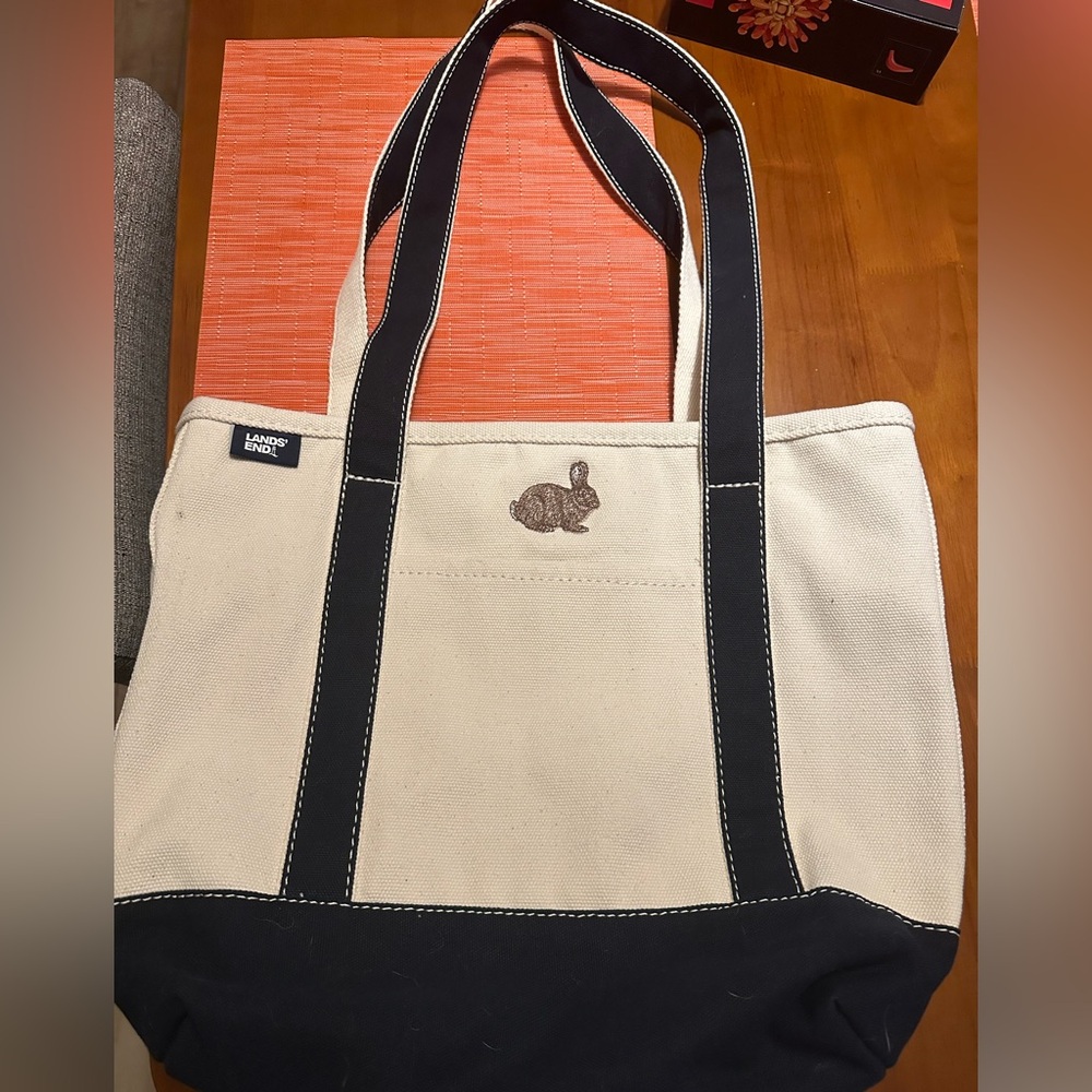 Lands’ end boat and tote with zip top